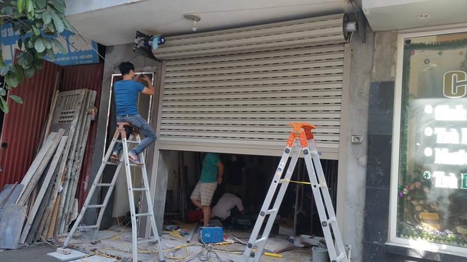 lắp đặt cửa cuốn austdoor tại tân bình